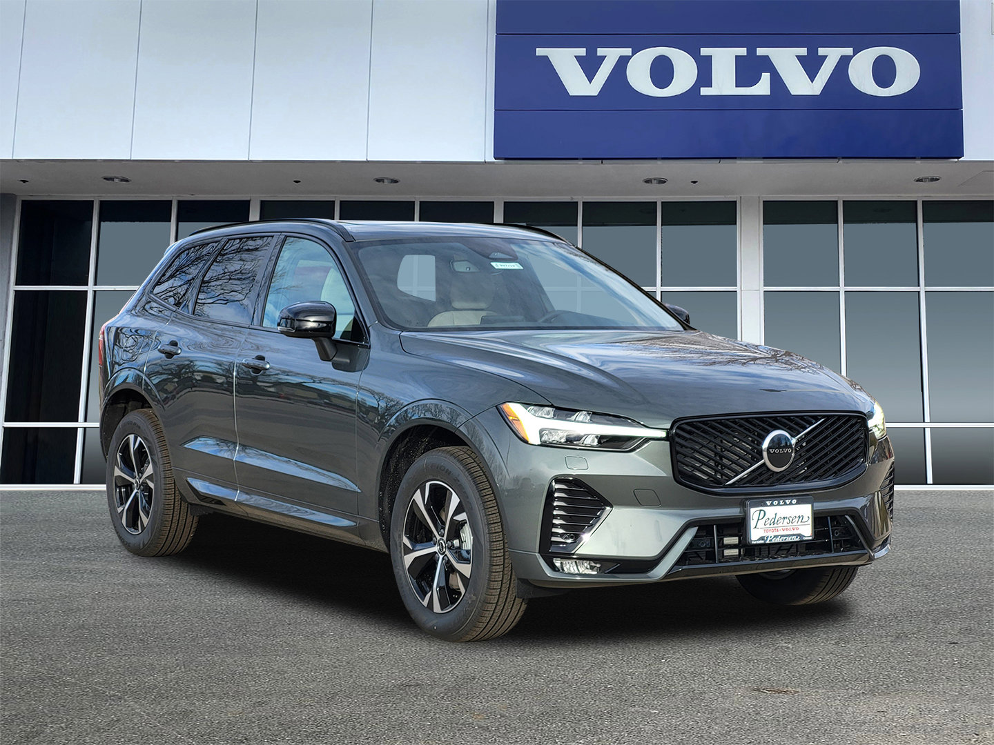 2026 Volvo XC60 B5 Core Dark AWD's photo
