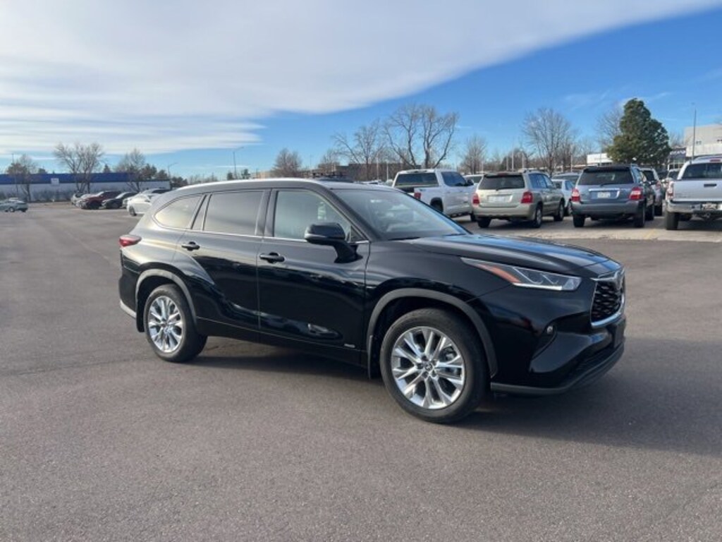 Used 2024 Toyota Highlander Hybrid Limited SUV