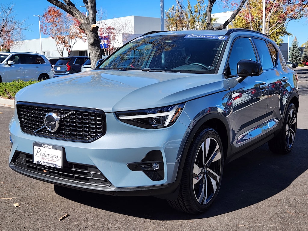 Certified 2023 Volvo XC40 B5 AWD Ultimate Dark SUV