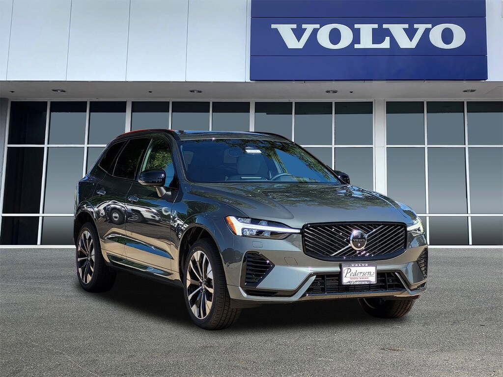New 2026 Volvo XC60 plug-in hybrid T8 Plus SUV