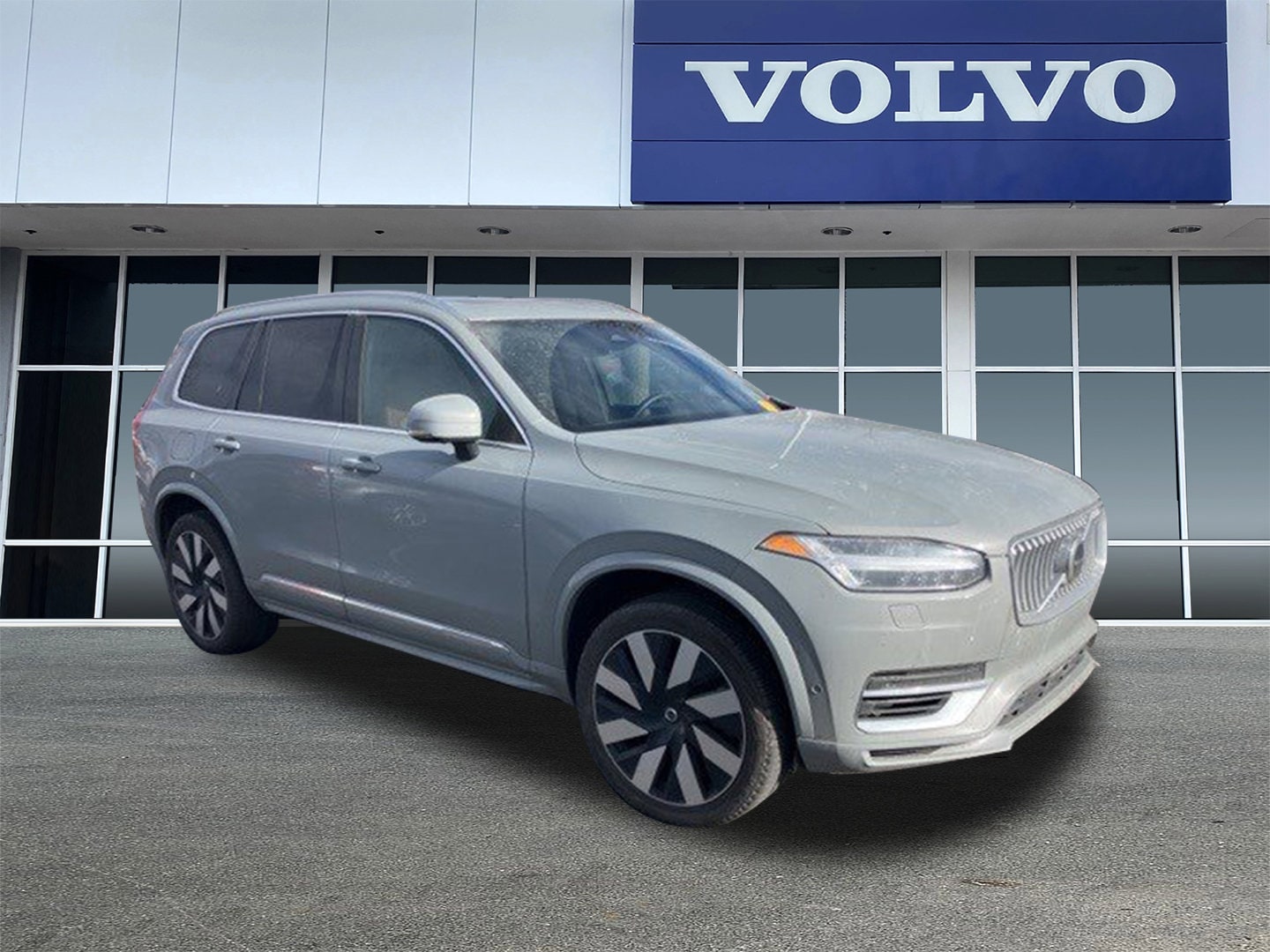 2024 Volvo XC90 Plus's photo