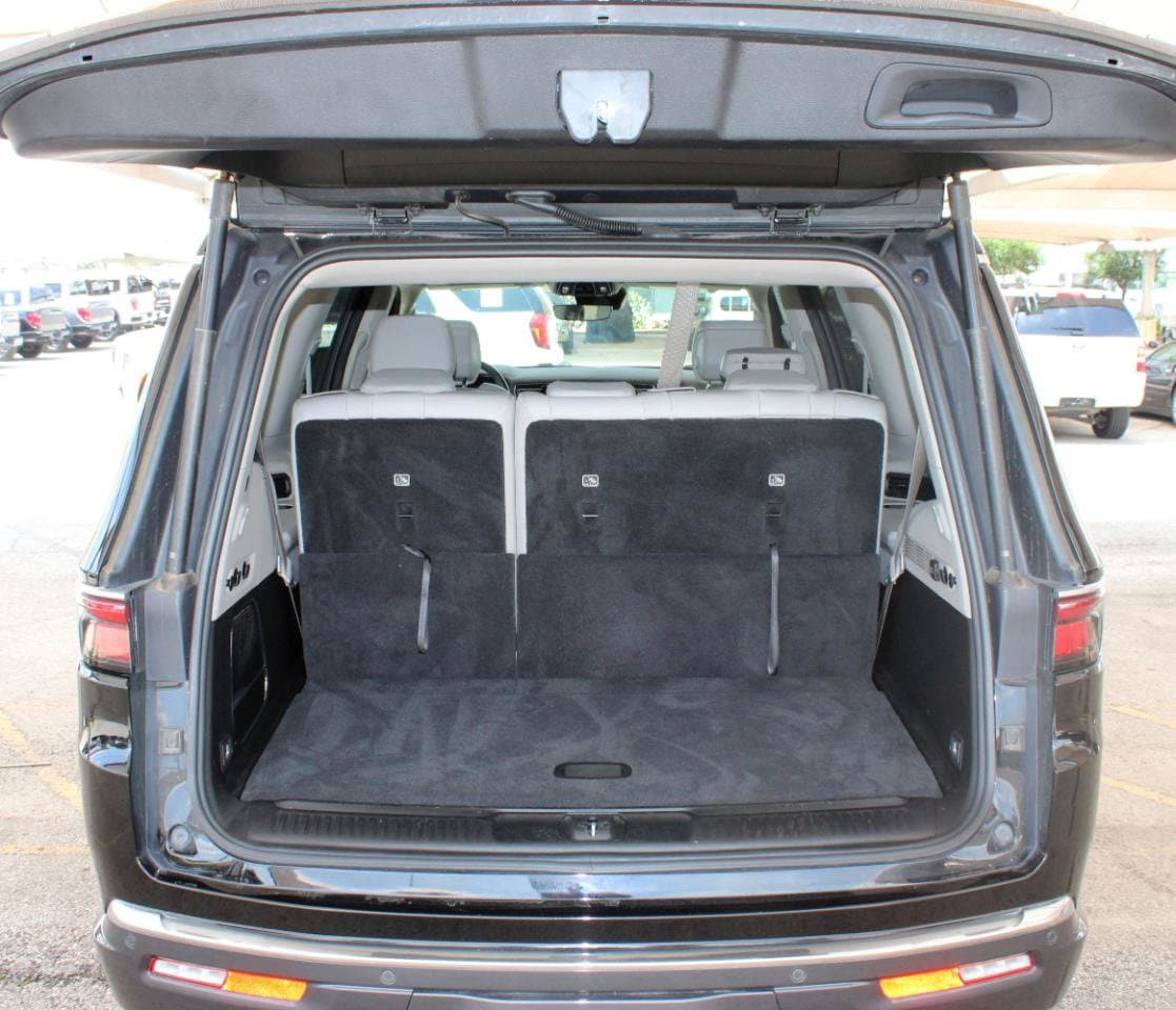 2022 Jeep Wagoneer Series I - Photo 13