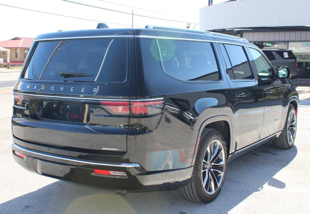 Used 2024 Jeep Wagoneer L Series III Series III 4x4