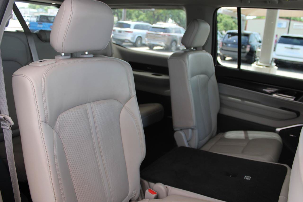 2022 Jeep Wagoneer Series I - Photo 17