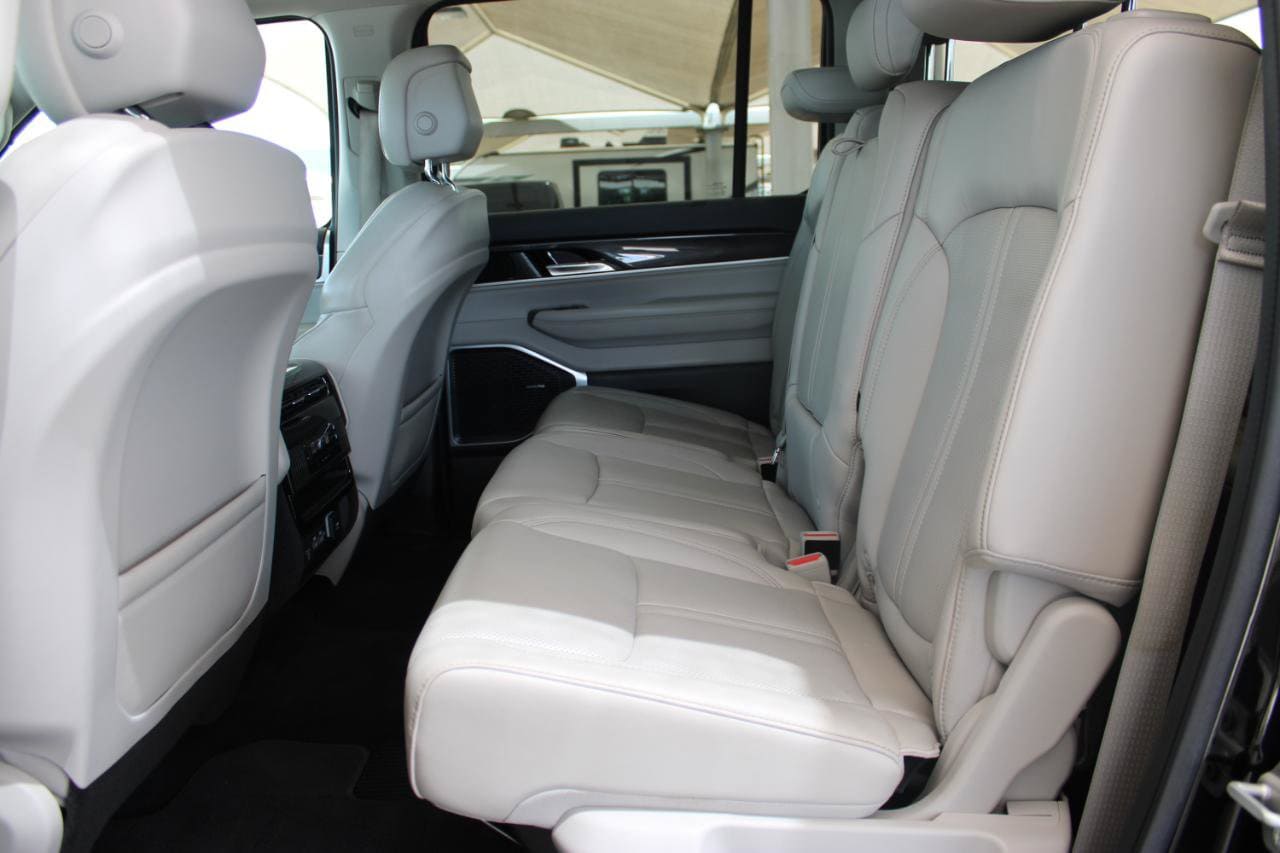 2022 Jeep Wagoneer Series I - Photo 11
