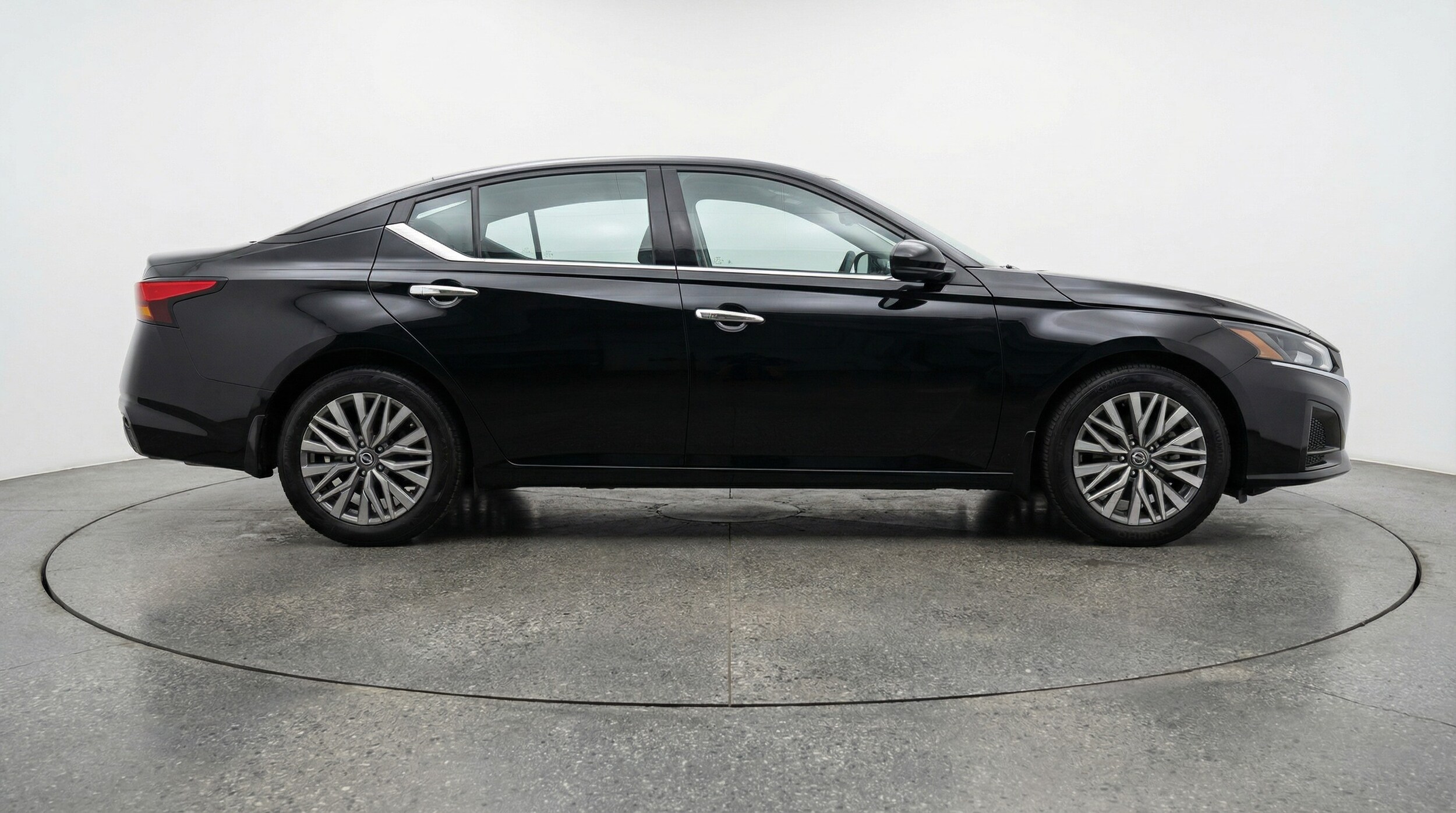 Thumbnail: 2025 Nissan Altima - 8