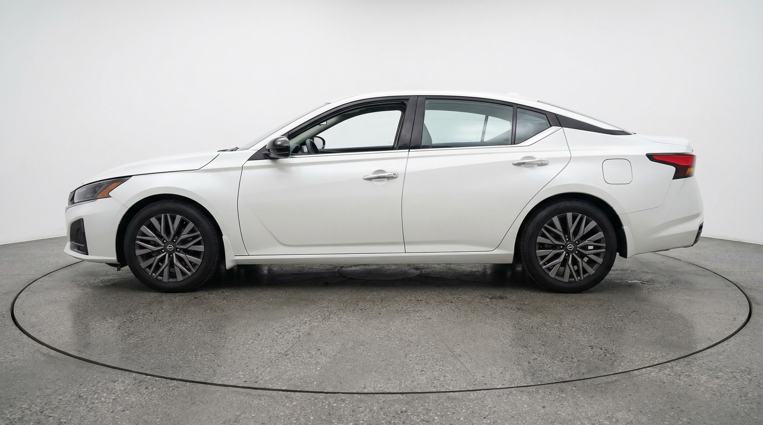 Thumbnail: 2025 Nissan Altima - 4