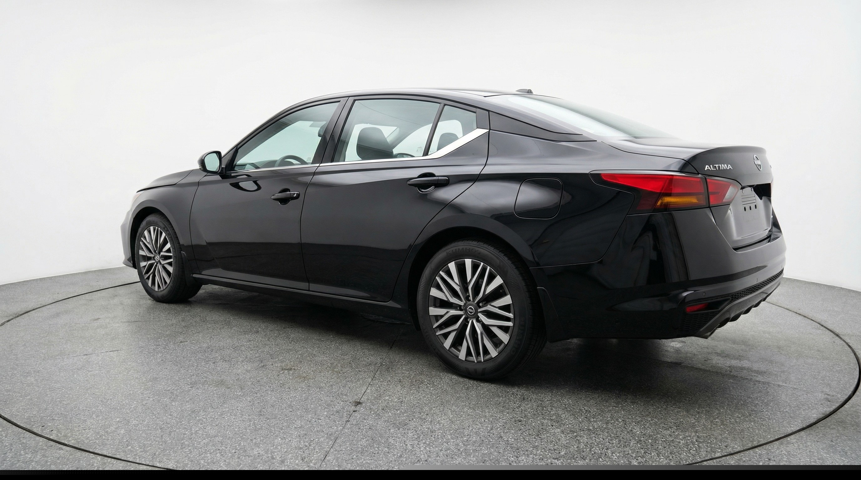 Thumbnail: 2025 Nissan Altima - 5