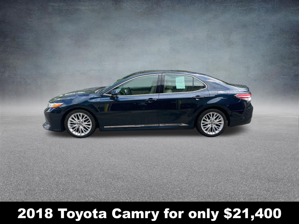 2018 Toyota Camry XLE photo 2