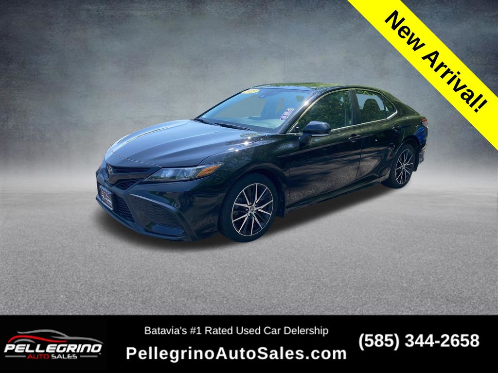 2023 Toyota Camry SE's photo