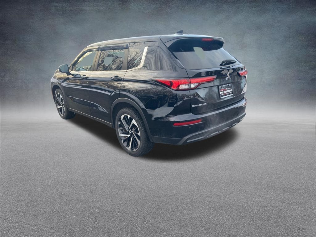 Used 2022 Mitsubishi Outlander ES CUV