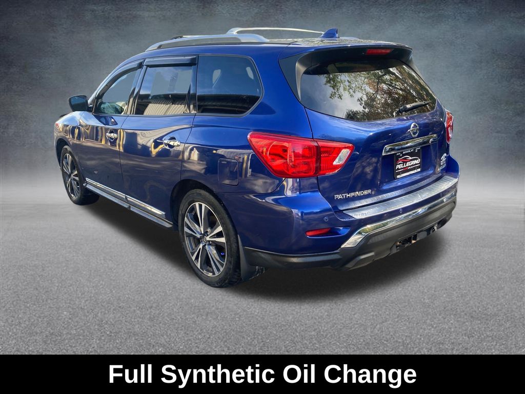 2020 Nissan Pathfinder Platinum photo 2