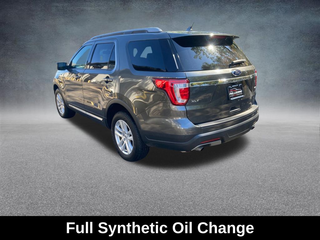 2019 Ford Explorer XLT photo 2
