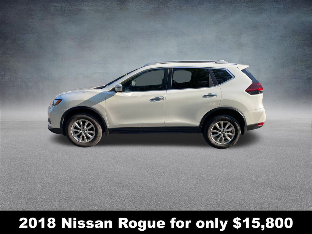 2018 Nissan Rogue SV photo 2