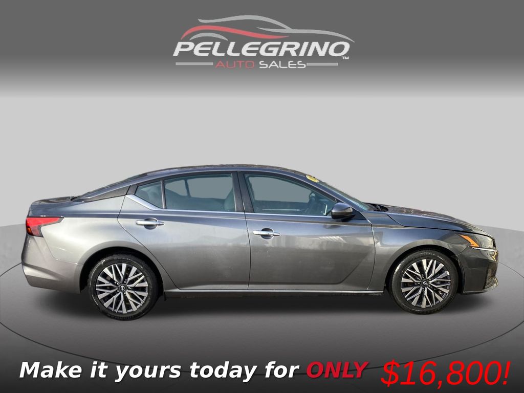 2023 Nissan Altima SV - Photo 8