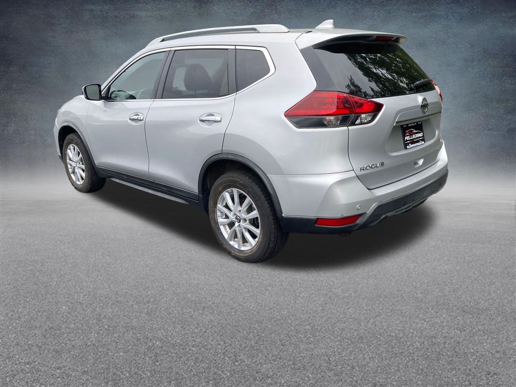 2020 Nissan Rogue SV photo 3