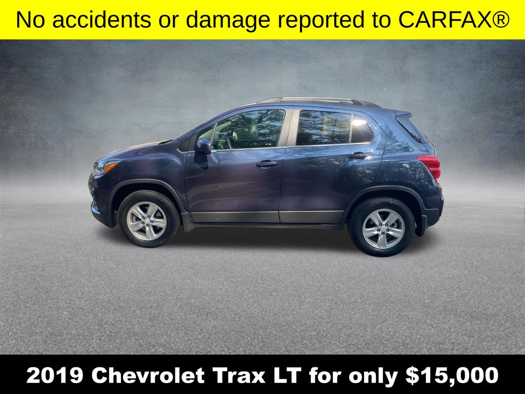 2019 Chevrolet Trax LT photo 2