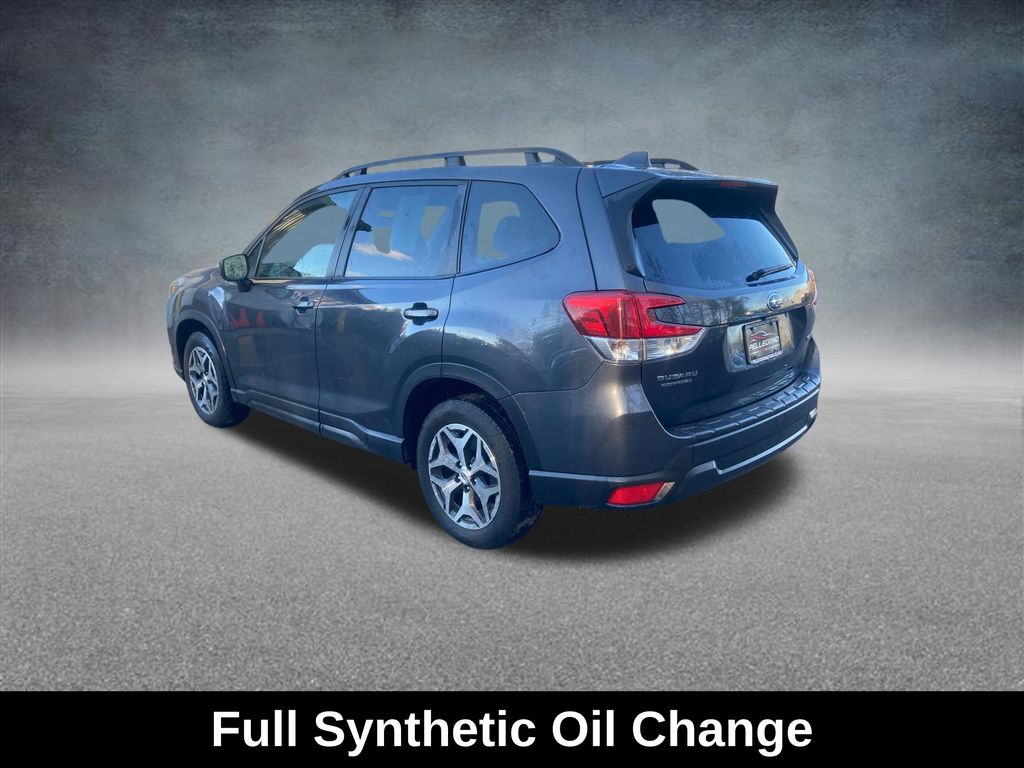 2023 Subaru Forester Premium photo 3