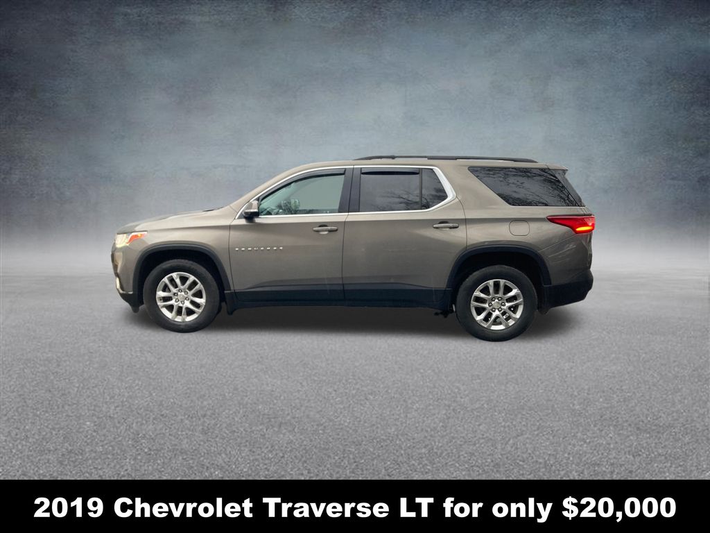2019 Chevrolet Traverse Cloth 1LT photo 2