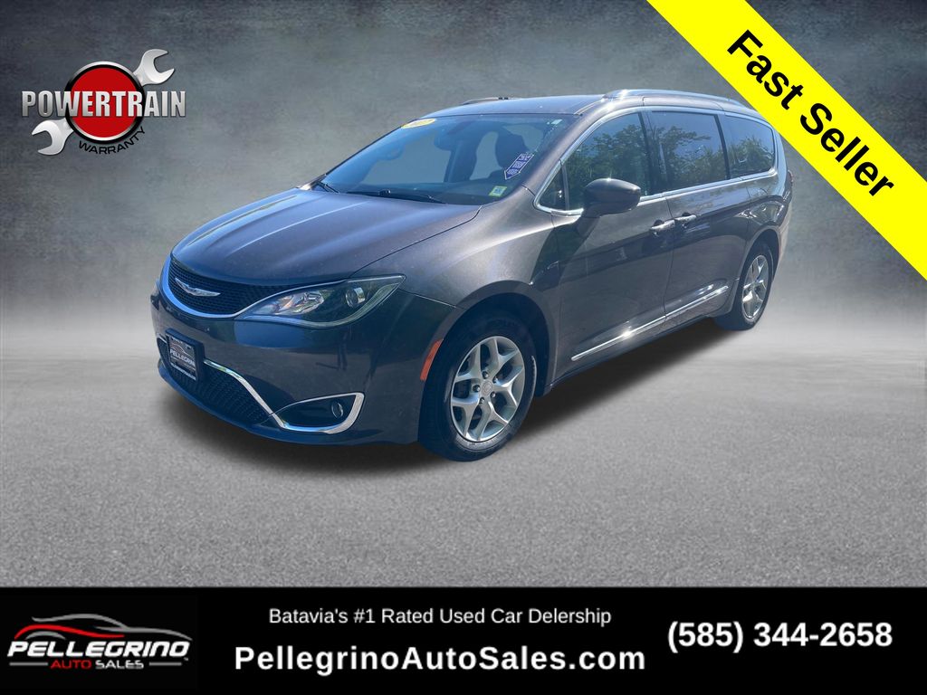 2017 Chrysler Pacifica Touring-L Plus's photo