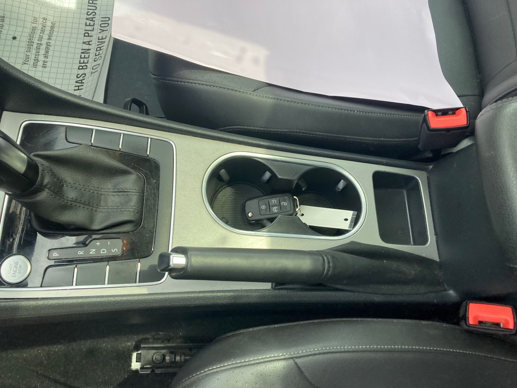 2022 Volkswagen Passat SE - Photo 30