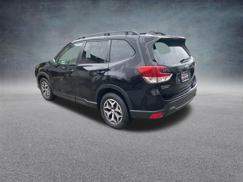 Used 2023 Subaru Forester Premium SUV