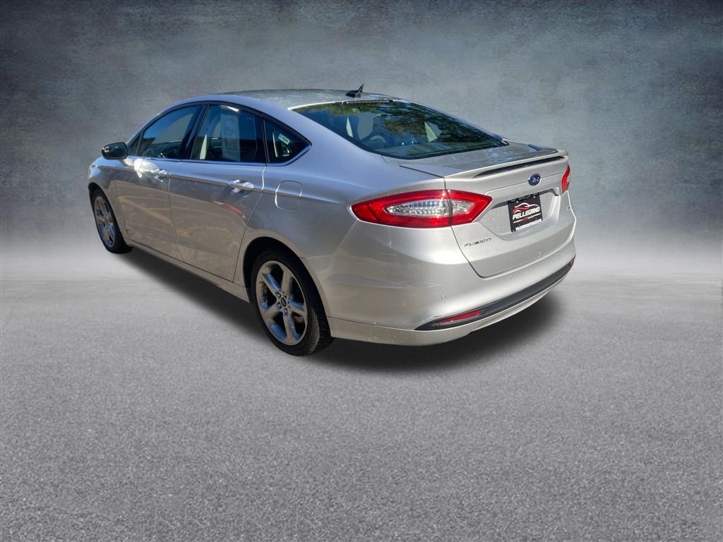 2016 Ford Fusion SE photo 3
