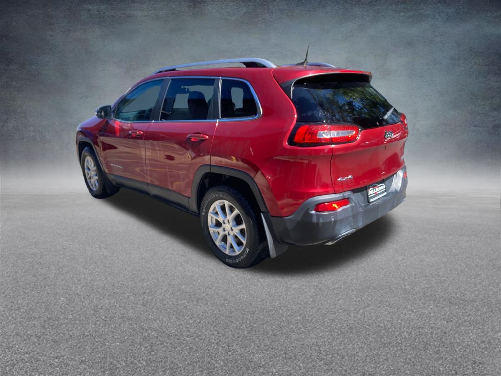 2016 Jeep Cherokee Latitude photo 2