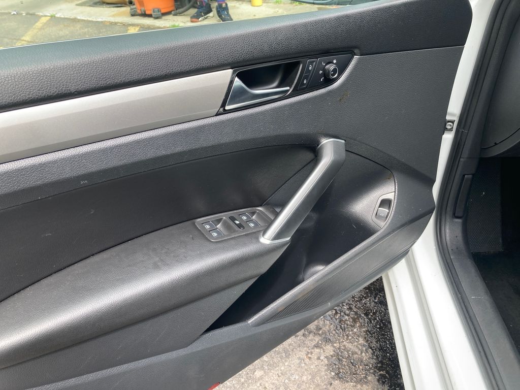 2022 Volkswagen Passat SE - Photo 13