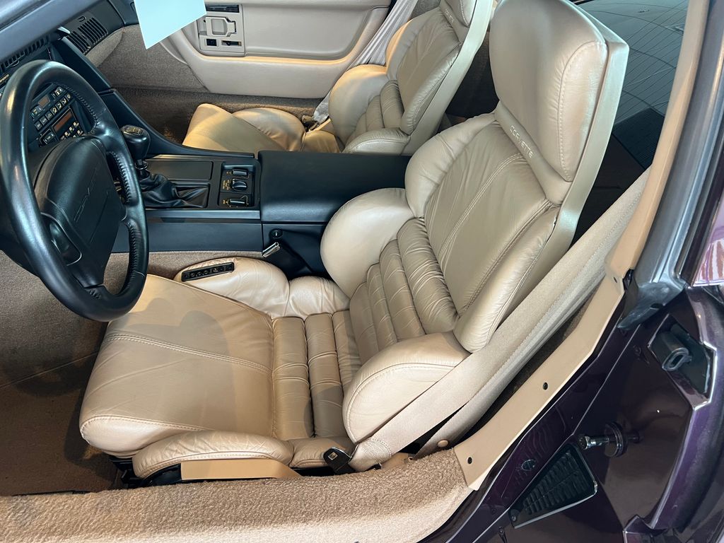 1992 Chevrolet Corvette - Photo 13