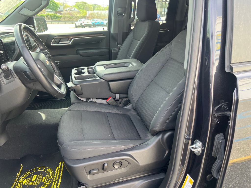 2022 Chevrolet Silverado 1500 LT - Photo 14