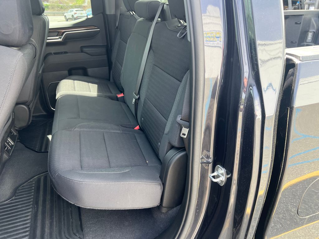 2022 Chevrolet Silverado 1500 LT - Photo 24
