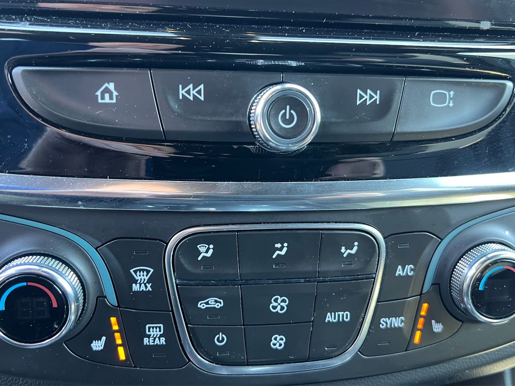 2023 Chevrolet Traverse 3LT - Photo 12