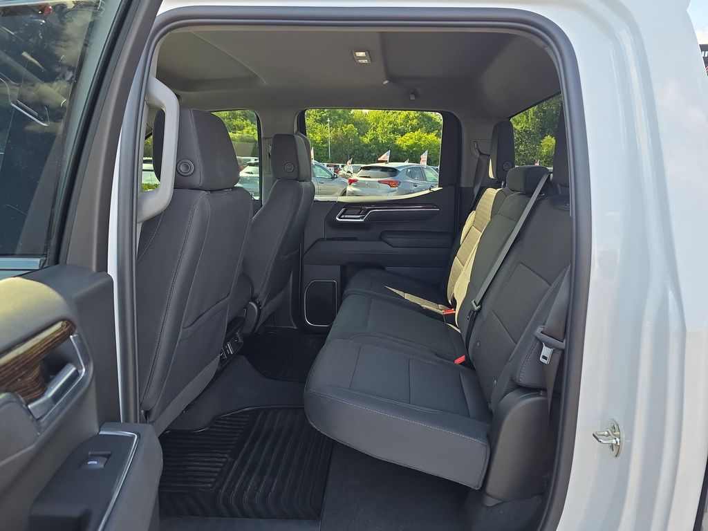 2025 GMC Sierra 1500 SLE - Photo 24