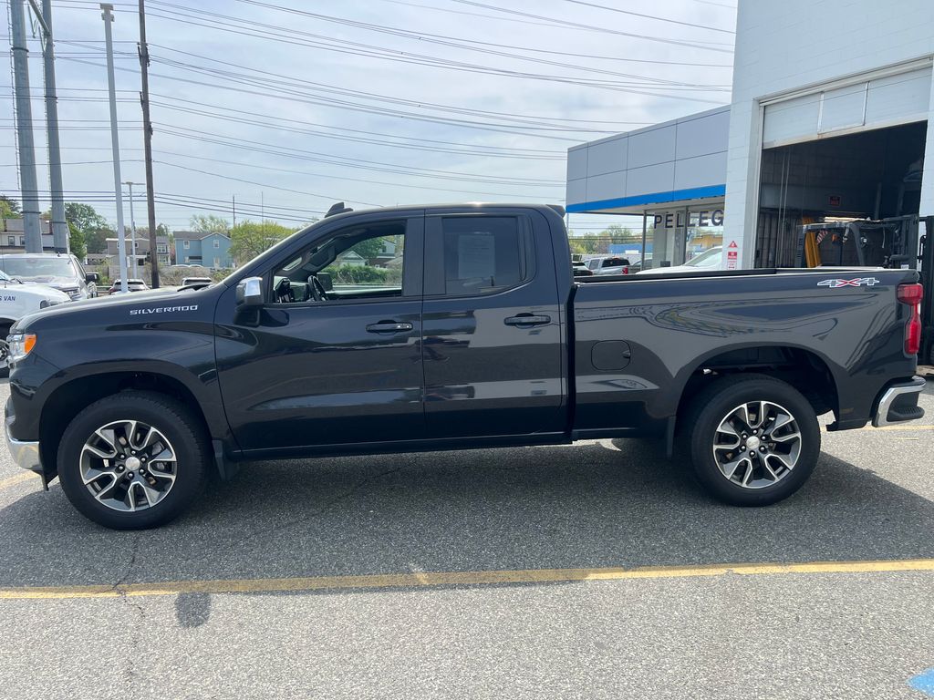 2022 Chevrolet Silverado 1500 LT - Photo 9