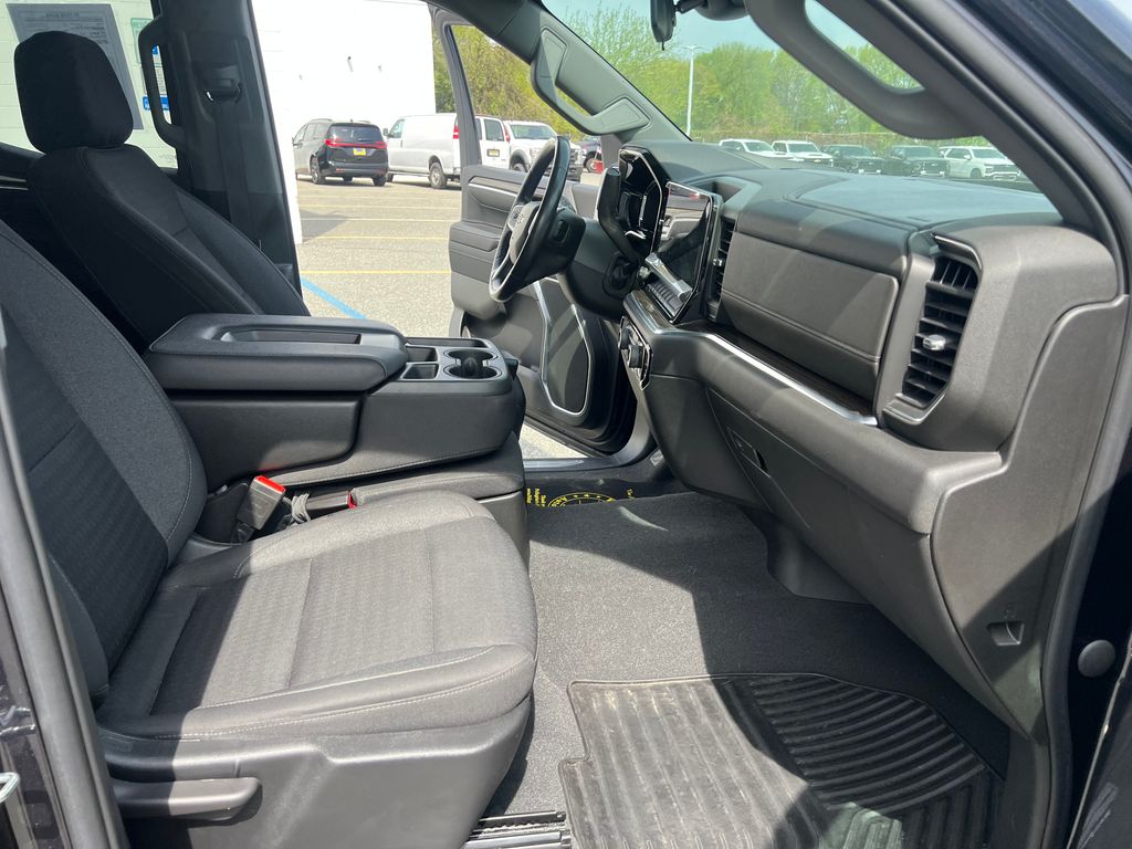 2022 Chevrolet Silverado 1500 LT - Photo 26