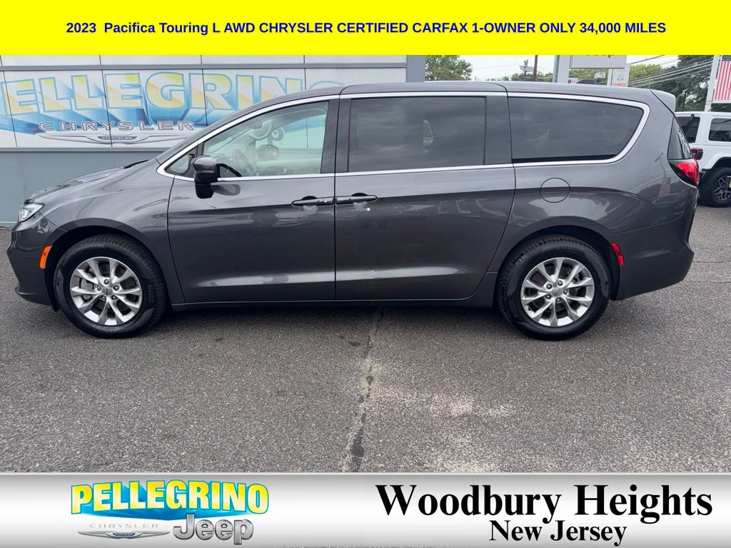 2023 Chrysler Pacifica Touring L