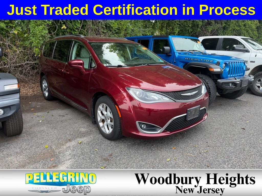 Used 2017 Chrysler Pacifica Touring L Minivan/Van