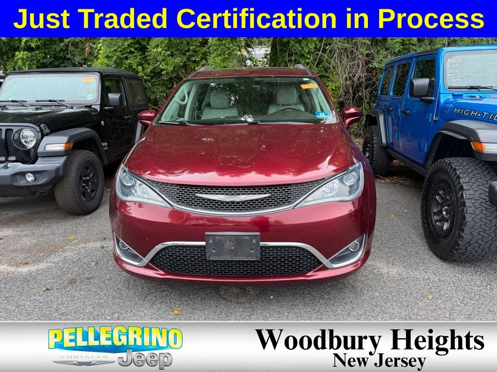 Used 2017 Chrysler Pacifica Touring L Minivan/Van
