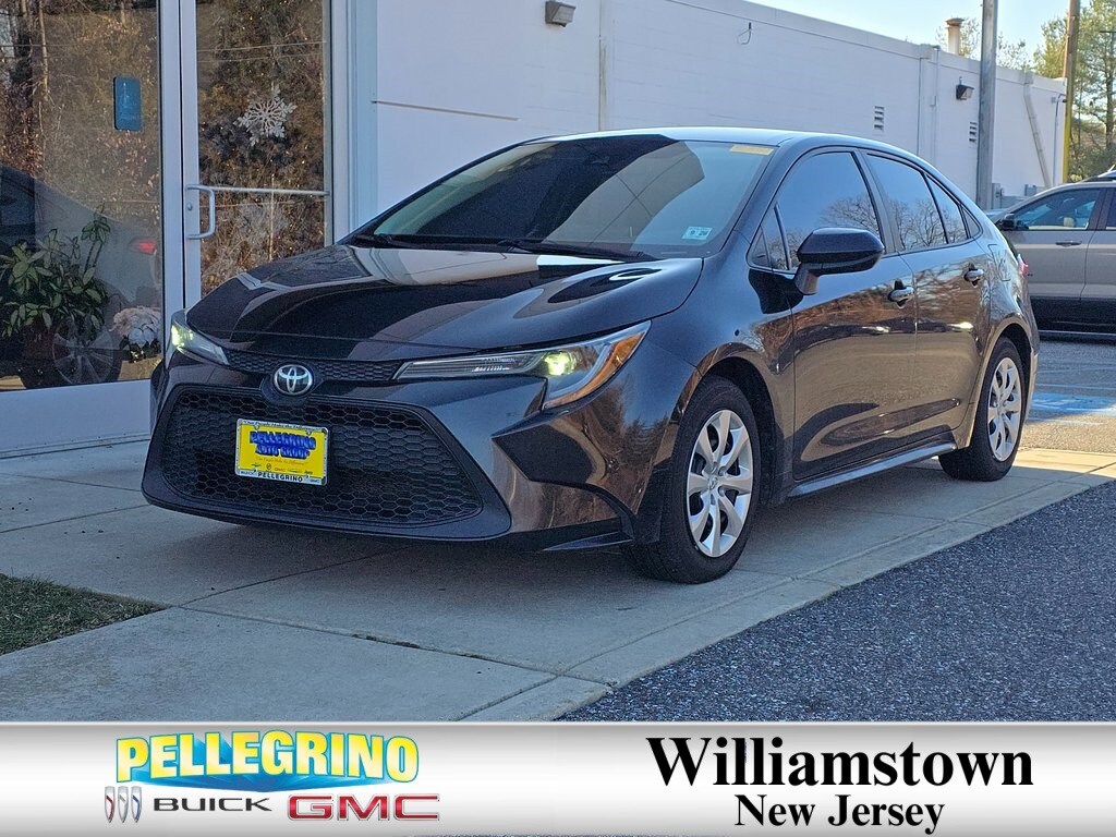 Used 2021 Toyota Corolla LE Sedan