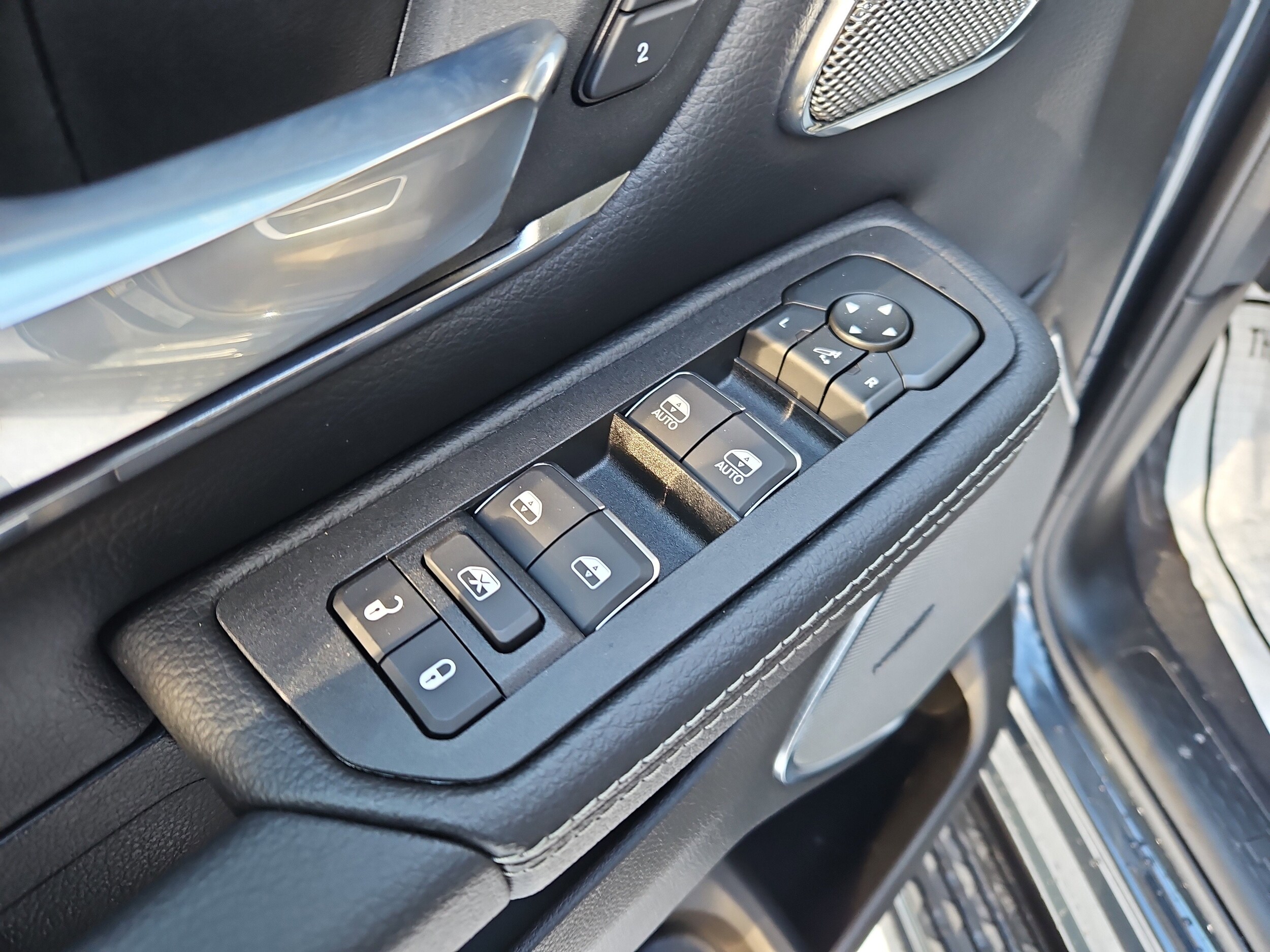 2026 RAM 1500 Laramie - Photo 14