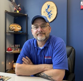 Staff member Leroy McKenzie from ID_c2d307c5aea5