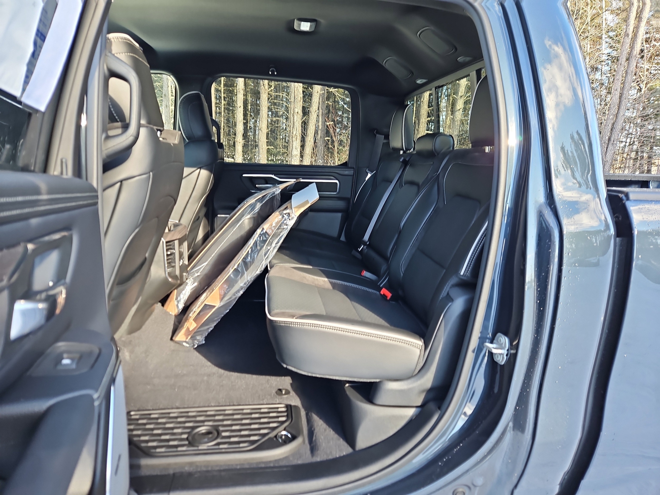2026 RAM 1500 Laramie - Photo 10