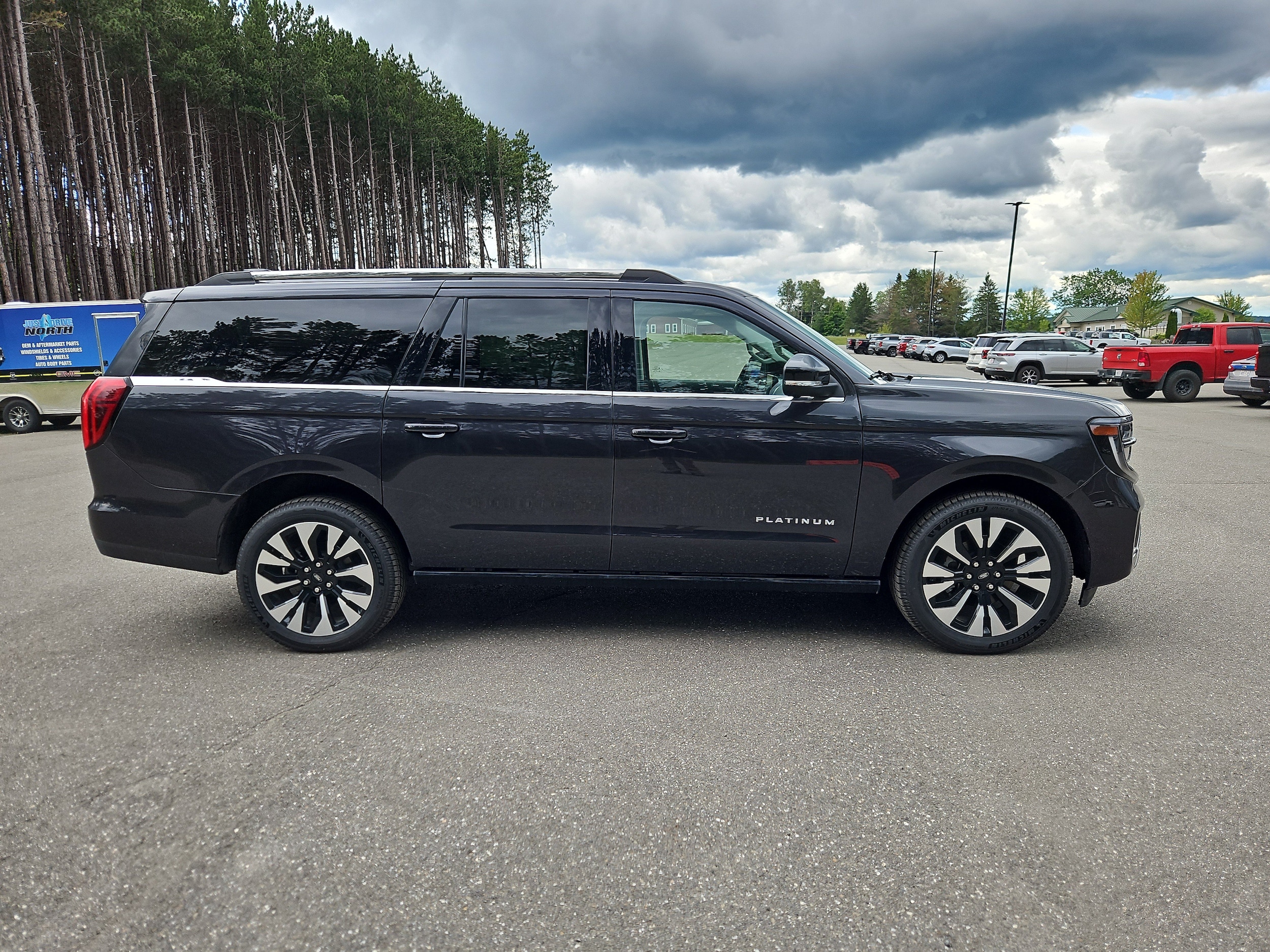 2026 Ford Expedition MAX Platinum - Photo 4