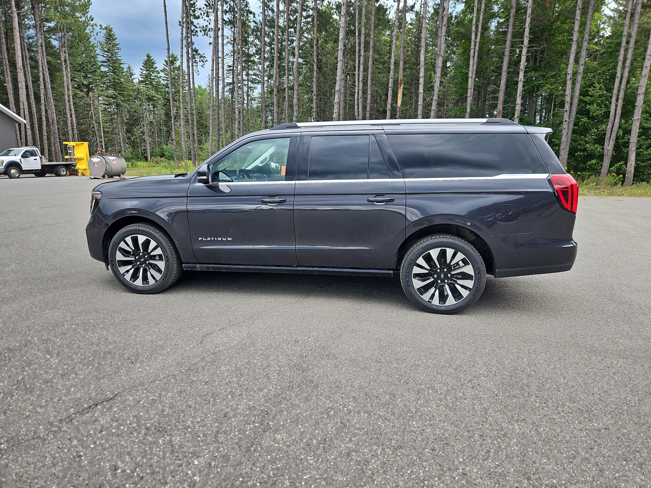 2026 Ford Expedition MAX Platinum - Photo 8