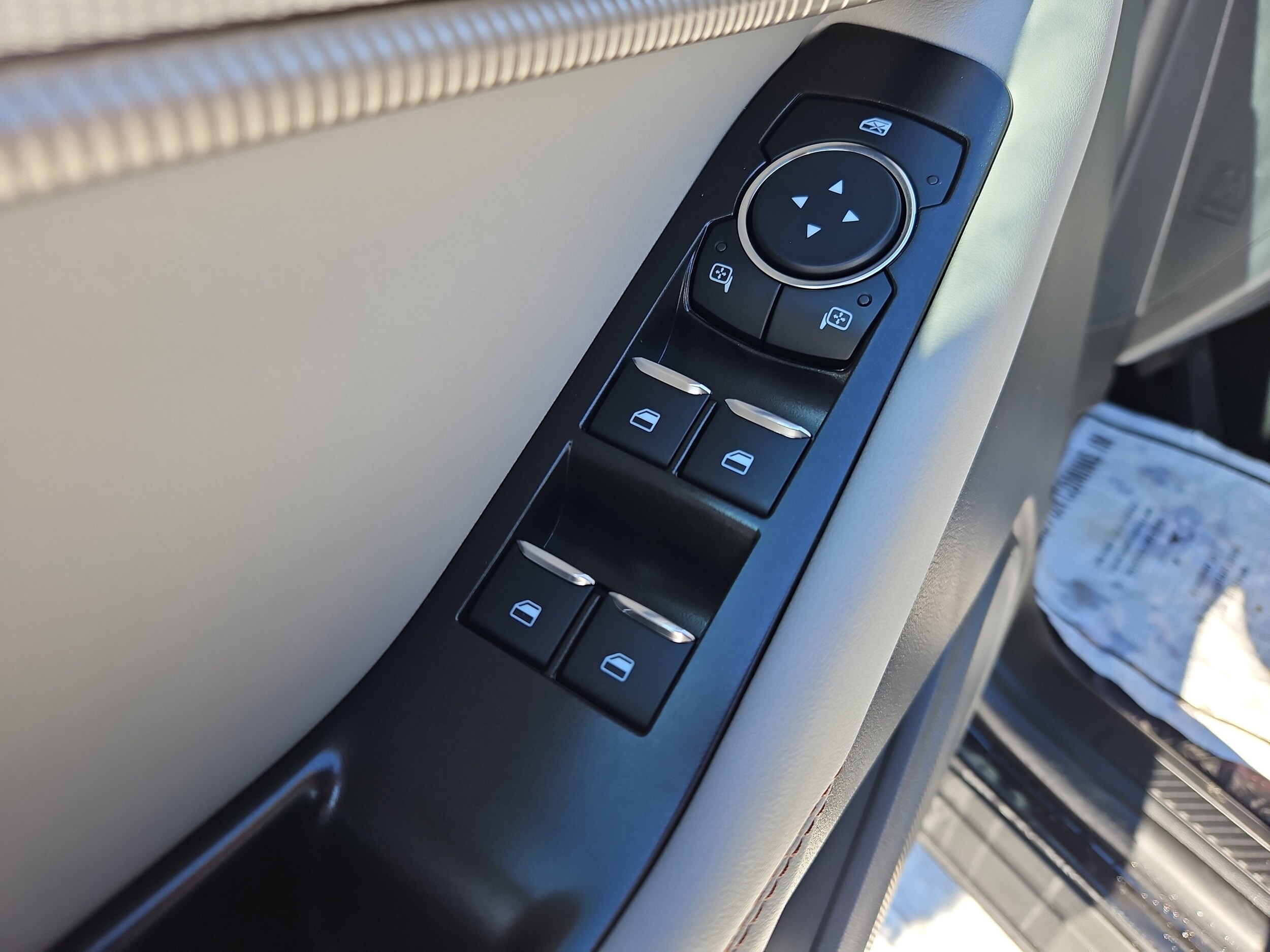 2026 Ford Explorer Active - Photo 15