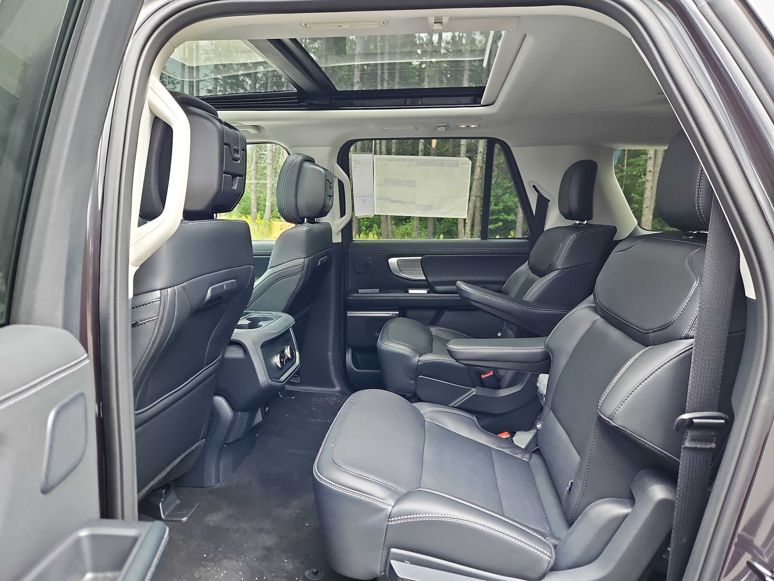 2026 Ford Expedition MAX Platinum - Photo 9