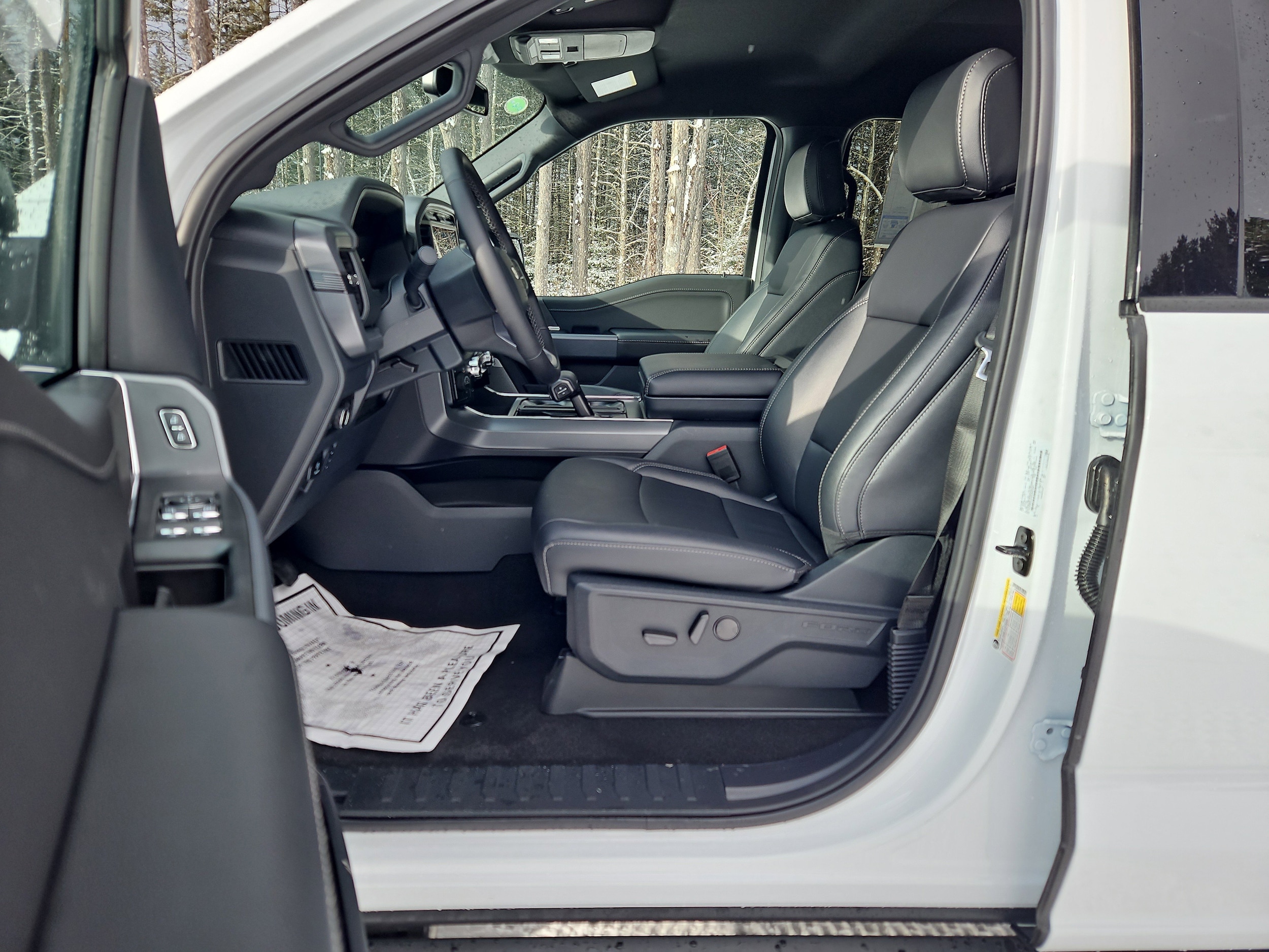 2025 Ford F-150 XLT - Photo 13