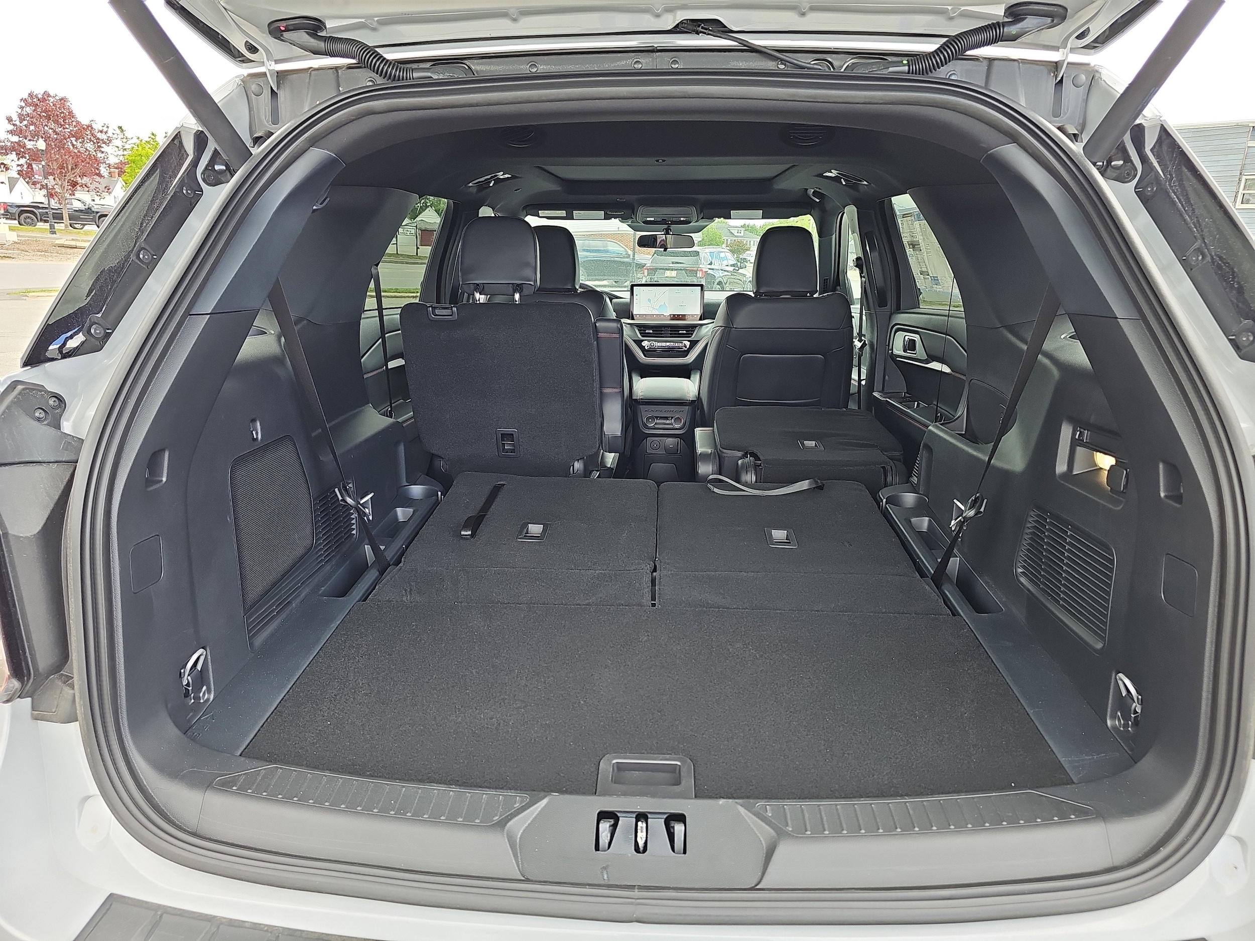 2026 Ford Explorer ST-Line - Photo 7