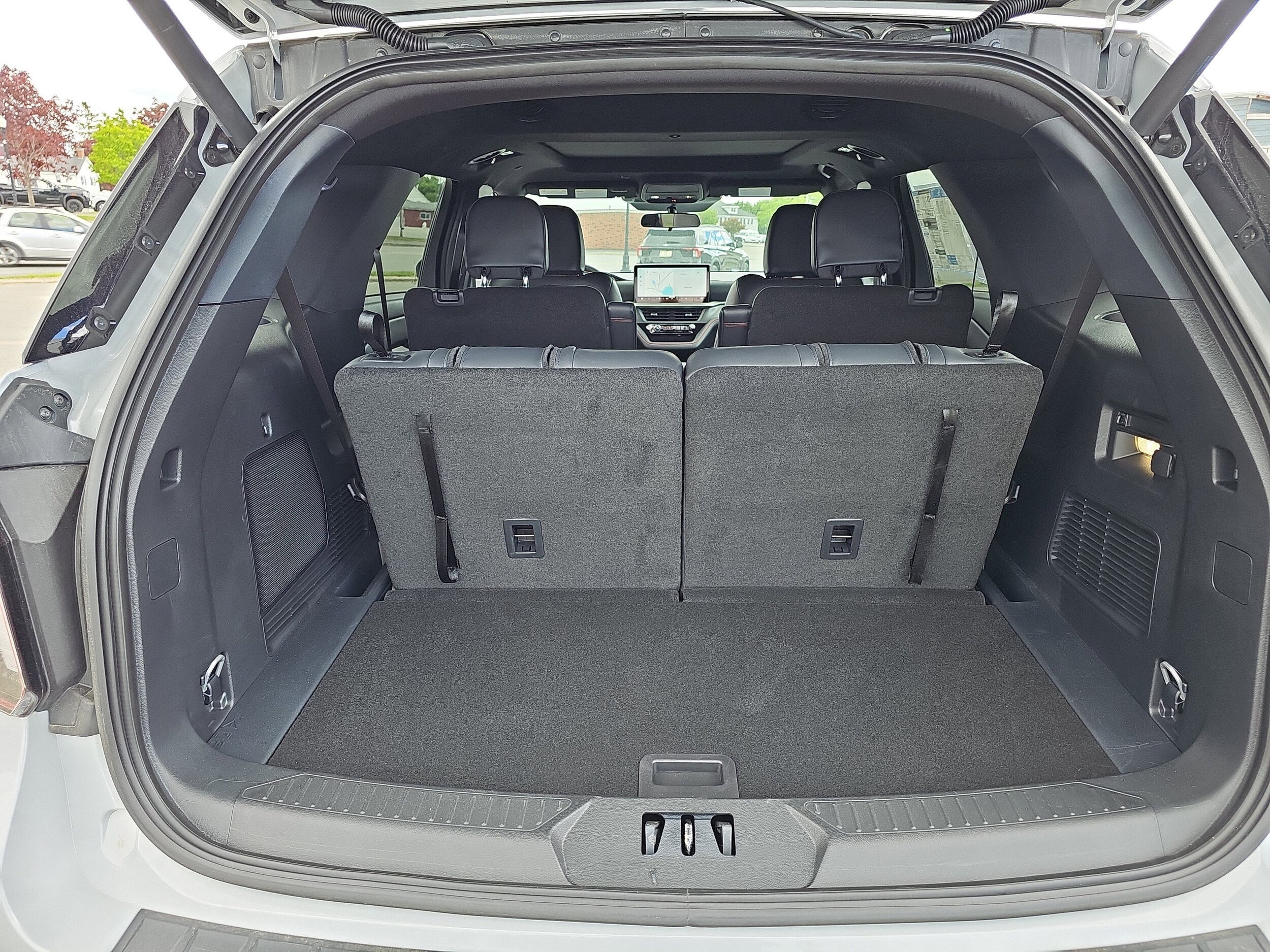 2026 Ford Explorer ST-Line - Photo 8